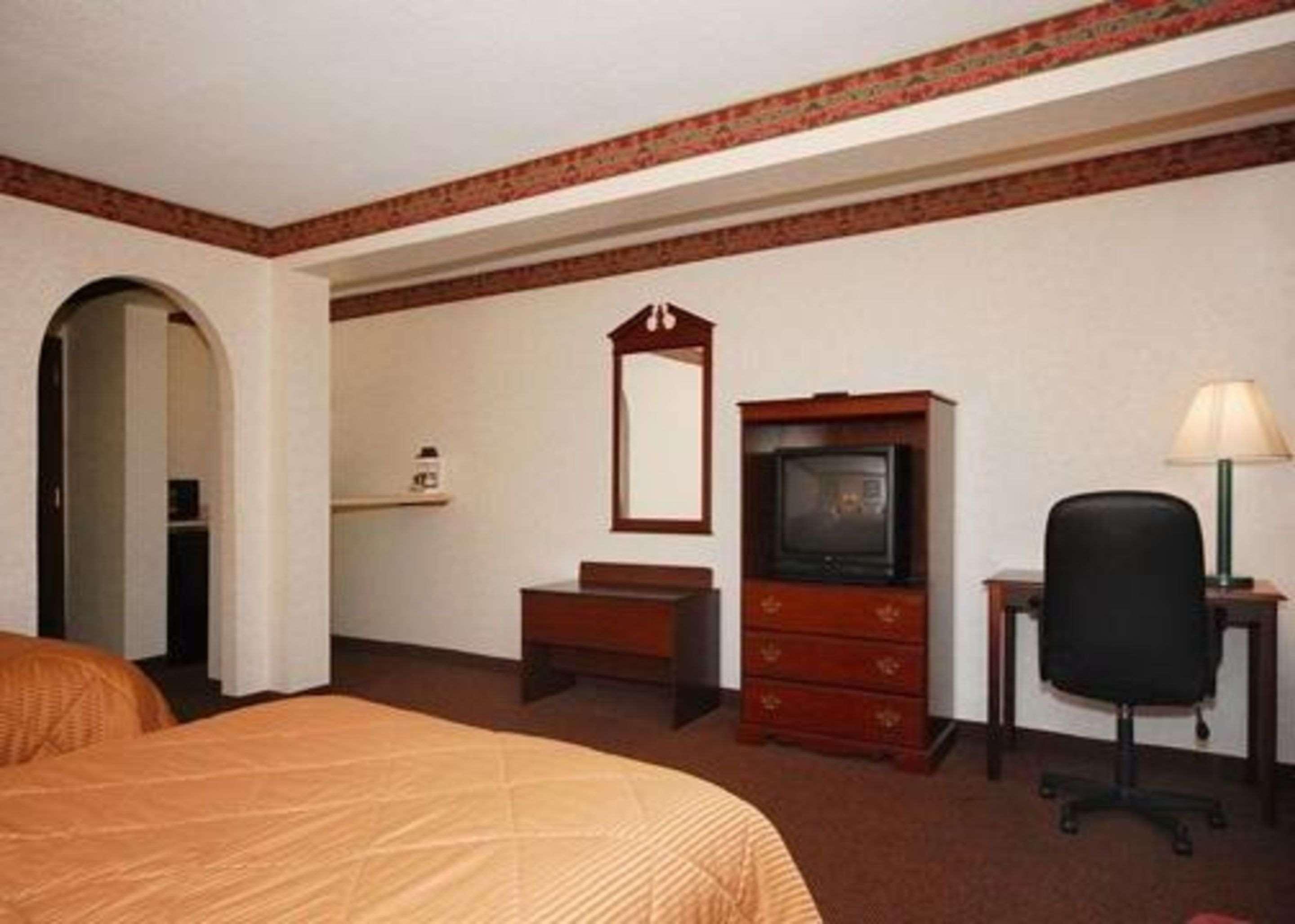 Quality Inn & Suites Tarboro - Kingsboro Buitenkant foto
